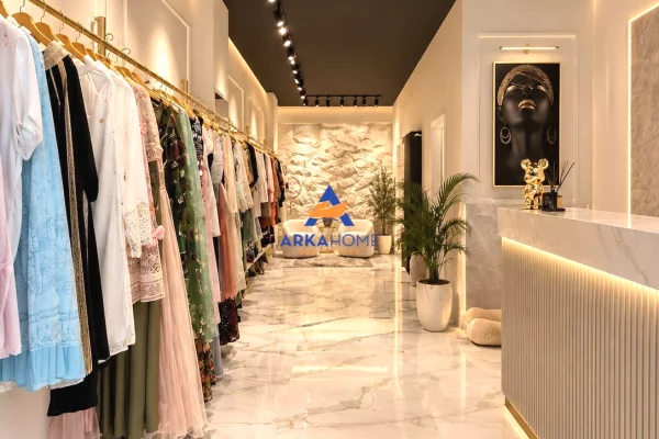 SHITET BIZNESI-BUTIK 70 M2 " KRISTAL CENTER,KOMUNA E PARISIT " 17.000 EURO