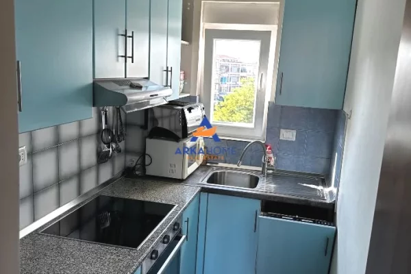 Shtepi me qera Apartament ne Tirane, 2+1, Mobilimi E mobiluar, Pagesa 650  Euro.