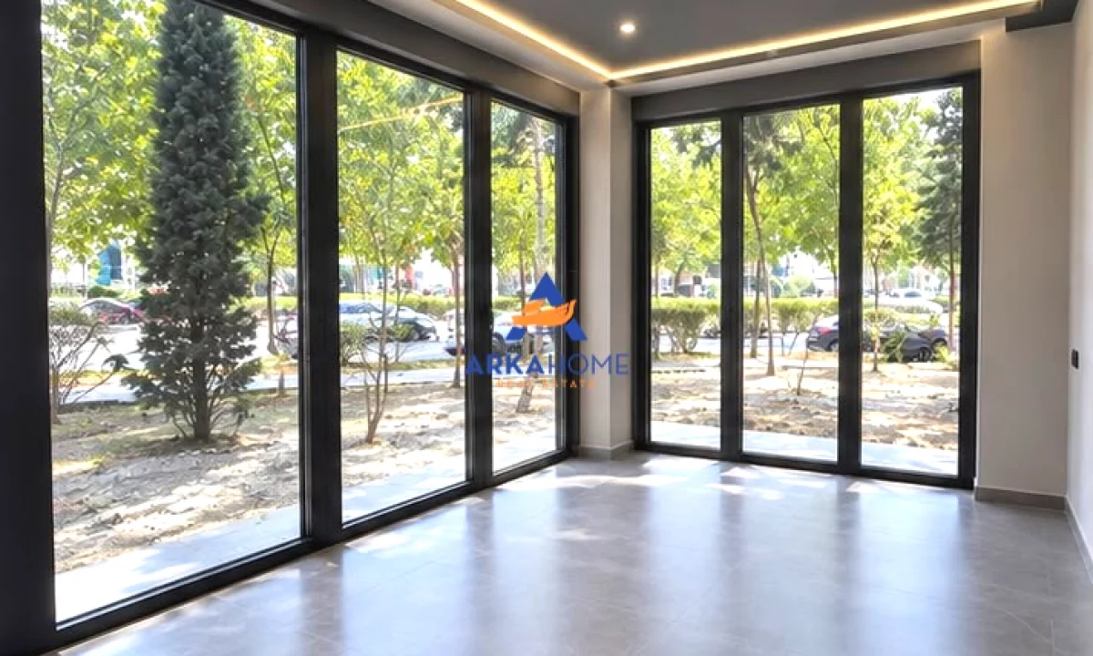 SHITET LOKAL 100 M2 "RRUGA MUHAMET GJOLLESHA" 700.000 EURO