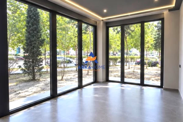 SHITET LOKAL 100 M2 "RRUGA MUHAMET GJOLLESHA" 700.000 EURO