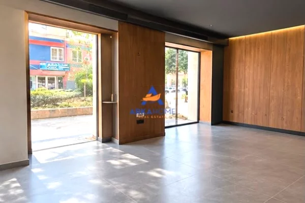 SHITET LOKAL 100 M2 "RRUGA MUHAMET GJOLLESHA" 700.000 EURO