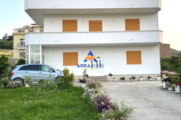 Shtepi me qera 6+1 ne Tirane - 2,732 Euro