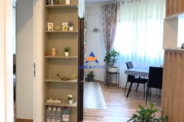 Shtepi ne shitje Apartament ne Tirane, 1+1, Mobilimi E mobiluar, Pagesa 184,699  Euro.