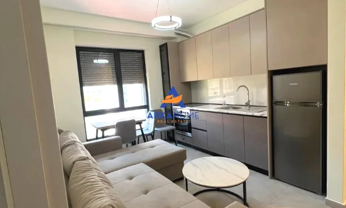 Shtepi me qera Apartament ne Tirane, 1+1, Mobilimi E mobiluar, Pagesa 819  Euro.