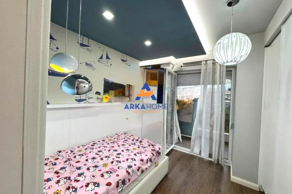 Shtepi ne shitje Apartament ne Tirane, 2+1, Mobilimi E mobiluar, Pagesa 360,000  Euro.