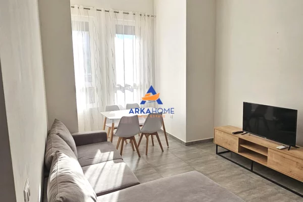 Shtepi ne shitje Apartament ne Tirane, 2+1, Mobilimi E mobiluar, Pagesa 180,000  Euro.