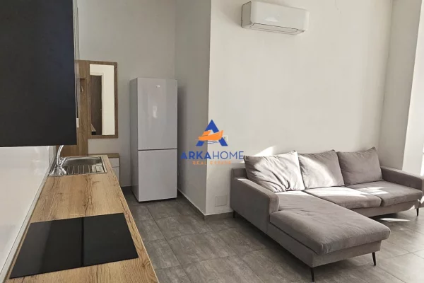 Shtepi ne shitje Apartament ne Tirane, 2+1, Mobilimi E mobiluar, Pagesa 180,000  Euro.