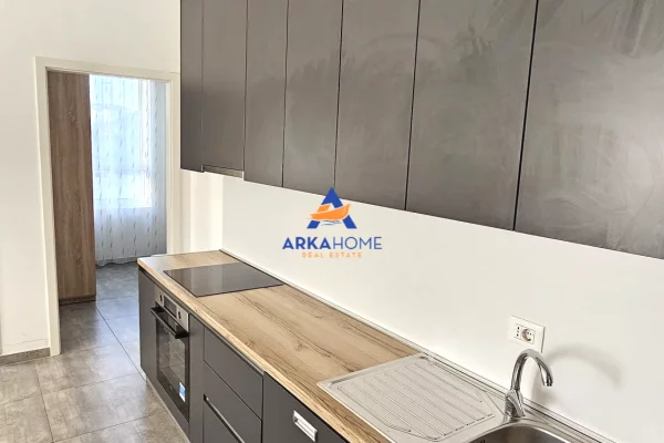 Shtepi ne shitje Apartament ne Tirane, 2+1, Mobilimi E mobiluar, Pagesa 180,000  Euro.