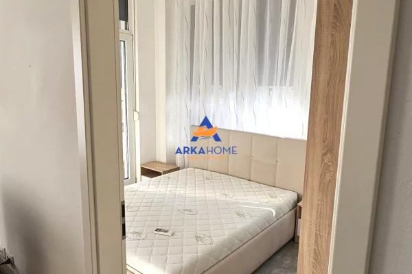 Shtepi ne shitje Apartament ne Tirane, 2+1, Mobilimi E mobiluar, Pagesa 180,000  Euro.