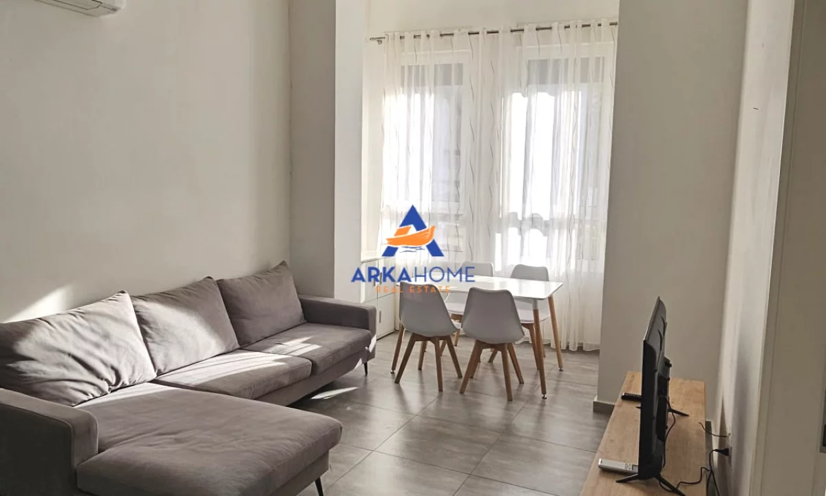 Shtepi ne shitje Apartament ne Tirane, 2+1, Mobilimi E mobiluar, Pagesa 180,000  Euro.
