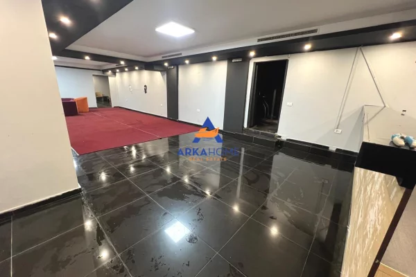 JEPET AMBIENT ME QERA 150 M2 "5 MAJ" 80.000 LEKE