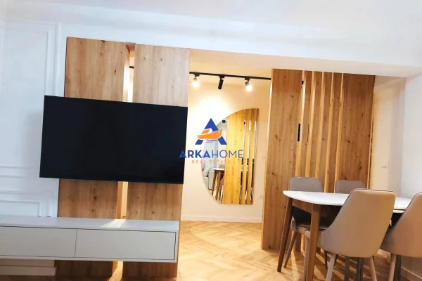 Shtepi me qera Apartament ne Tirane, 2+1, Mobilimi E mobiluar, Pagesa 765  Euro.