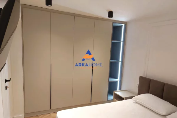 Shtepi me qera Apartament ne Tirane, 2+1, Mobilimi E mobiluar, Pagesa 765  Euro.