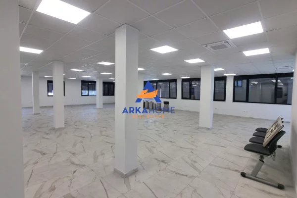 Ambient biznesi me qera 3+1 ne Tirane - 3,000 Euro