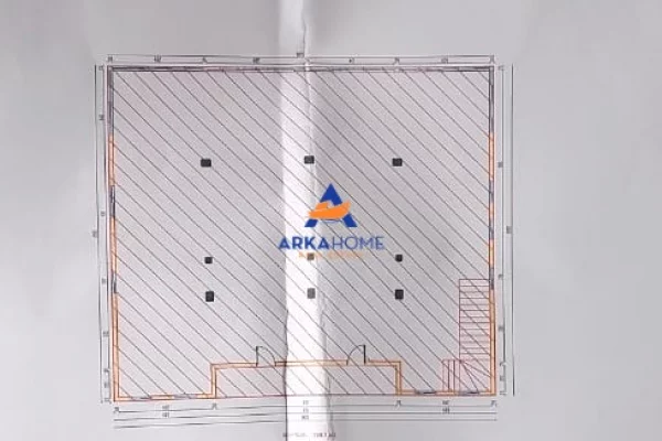 JEPET ZYRE ME QERA 300 M2 "AFER ME TEG" 3000 EURO