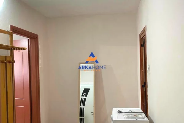 Shtepi me qera Apartament ne Tirane, 1+1, Mobilimi E mobiluar, Pagesa 601  Euro.