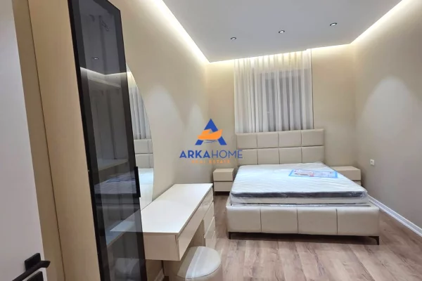 Shtepi me qera Apartament ne Tirane, 1+1, Mobilimi E mobiluar, Pagesa 656  Euro.