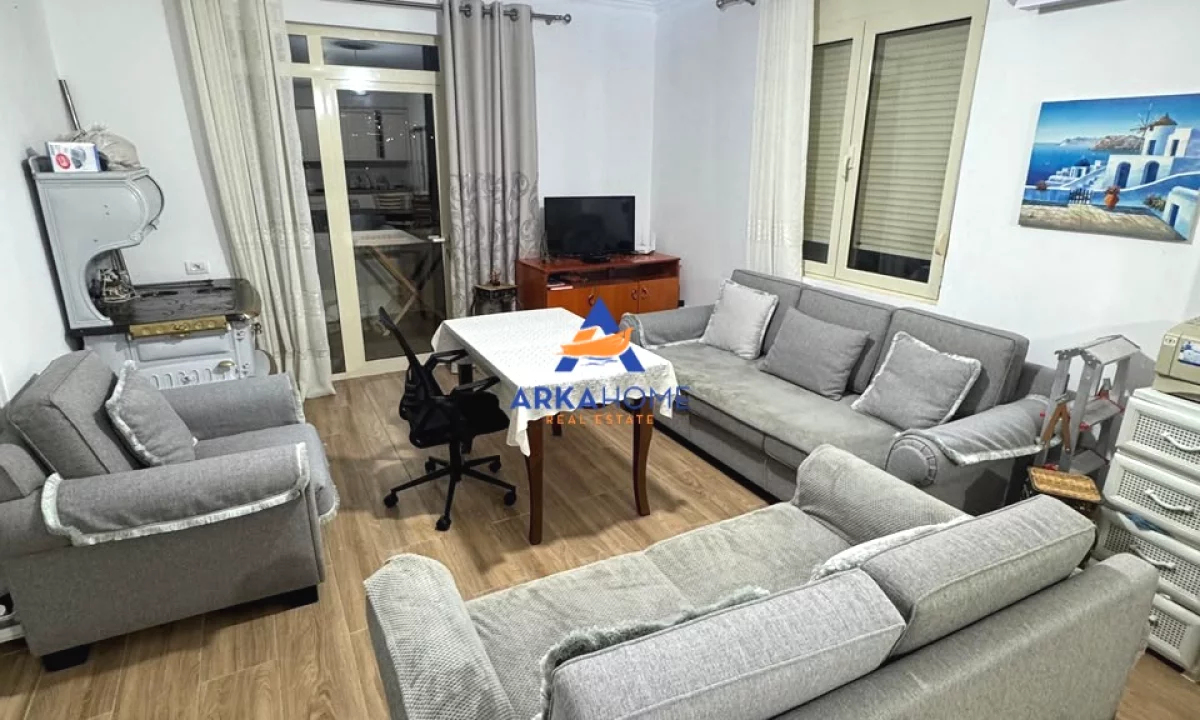 Shtepi ne shitje Apartament ne Tirane, 2+1, Mobilimi E mobiluar, Pagesa 141,137  Euro.