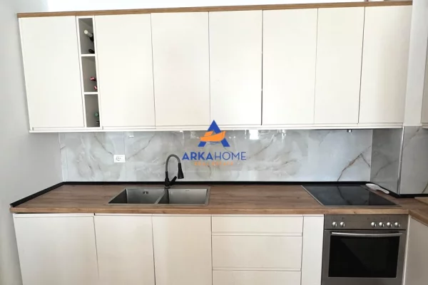 Shtepi ne shitje Apartament ne Tirane, 2+1, Mobilimi E mobiluar, Pagesa 141,137  Euro.