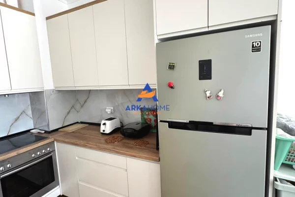 Shtepi ne shitje Apartament ne Tirane, 2+1, Mobilimi E mobiluar, Pagesa 141,137  Euro.
