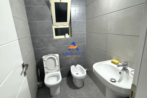 Shtepi ne shitje Apartament ne Tirane, 2+1, Mobilimi E mobiluar, Pagesa 141,137  Euro.