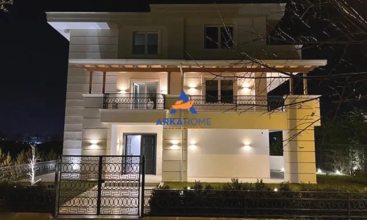 Shtepi ne shitje Vila Luksoze ne Tirane, 7+1, Mobilimi Pjeserisht e mobiluar, Pagesa 1,800,000  Euro.