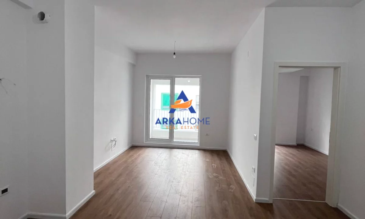 Shtepi ne shitje Apartament ne Tirane, 1+1, Mobilimi Bosh, pa mobiluar, Pagesa 120,350  Euro.