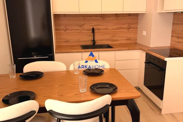 Shtepi me qera Apartament ne Tirane, 1+1, Mobilimi E mobiluar, Pagesa 765  Euro.