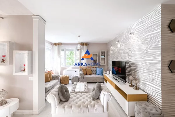 Shtepi ne shitje Apartament ne Tirane, 2+1, Mobilimi E mobiluar, Pagesa 316,538  Euro.