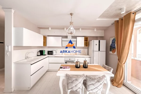 Shtepi ne shitje Apartament ne Tirane, 2+1, Mobilimi E mobiluar, Pagesa 316,538  Euro.