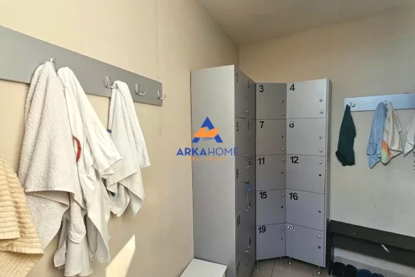SHITET AMBIENT 190 M2 "RRUGA ELBASANIT , AFER ME DOWN TOWN" 646.000 EURO