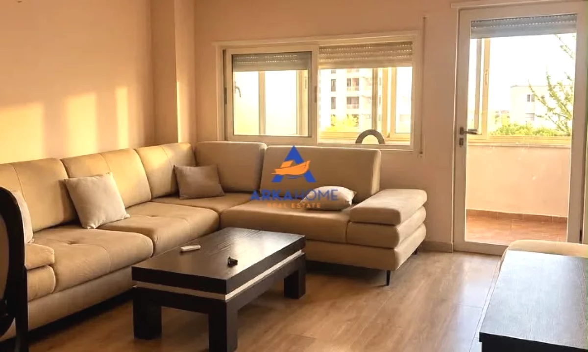 Shtepi me qera Apartament ne Tirane, 1+1, Mobilimi E mobiluar, Pagesa 657  Euro.