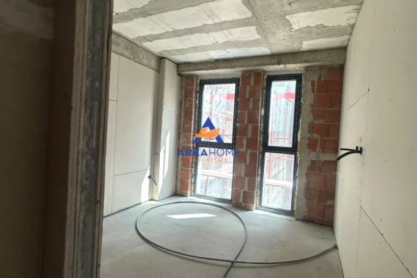 Shtepi ne shitje Apartament ne Tirane, 1+1, Mobilimi Bosh, pa mobiluar, Pagesa 11  Euro.