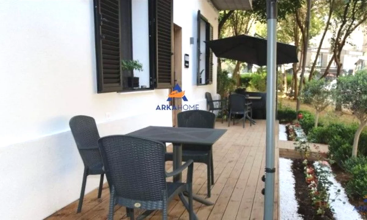 Shtepi ne shitje Apartament ne Tirane, 2+1, Mobilimi E mobiluar, Pagesa 210,000  Euro.