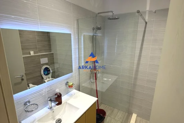 Shtepi me qera Apartament ne Tirane, 1+1, Mobilimi E mobiluar, Pagesa 876  Euro.