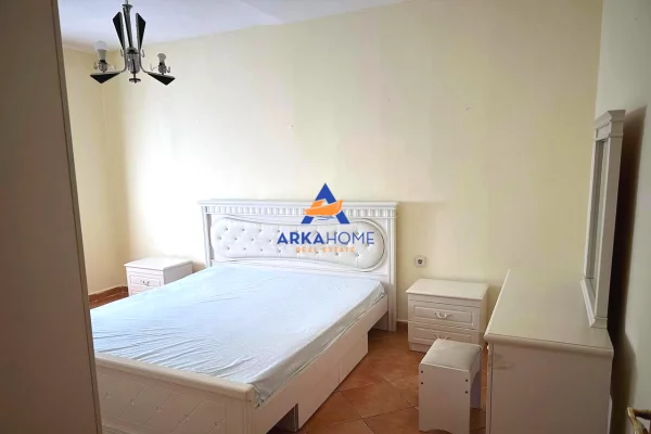 Shtepi ne shitje Apartament ne Tirane, 1+1, Mobilimi E mobiluar, Pagesa 115,000  Euro.