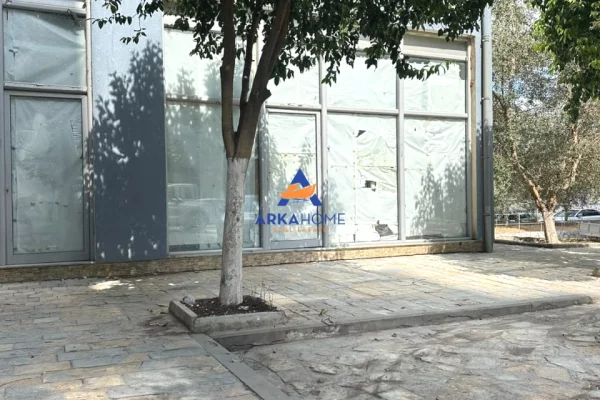 SHITET AMBIENT 42 M2 "RRUGA 8 SHKURTI, FIER" 84.000 EURO