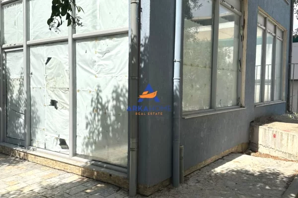 SHITET AMBIENT 42 M2 "RRUGA 8 SHKURTI, FIER" 84.000 EURO