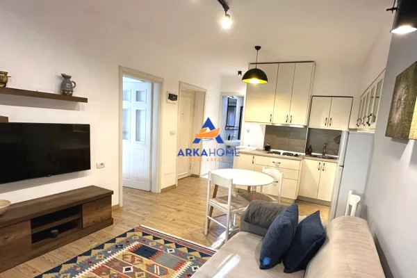 Shtepi me qera Apartament ne Tirane, 1+1, Mobilimi E mobiluar, Pagesa 712  Euro.
