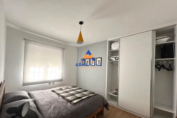 Shtepi me qera Apartament ne Tirane, 1+1, Mobilimi E mobiluar, Pagesa 712  Euro.