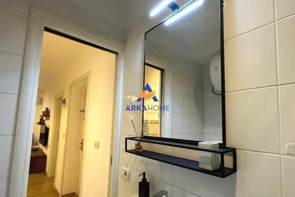 Shtepi me qera Apartament ne Tirane, 1+1, Mobilimi E mobiluar, Pagesa 712  Euro.