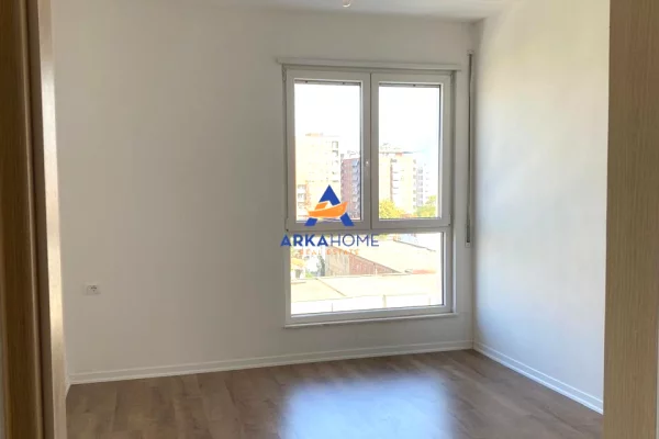 Shtepi me qera Apartament ne Tirane, 2+1, Mobilimi Bosh, pa mobiluar, Pagesa 603  Euro.