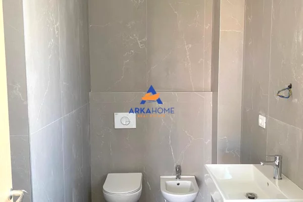 Shtepi me qera Apartament ne Tirane, 2+1, Mobilimi Bosh, pa mobiluar, Pagesa 603  Euro.