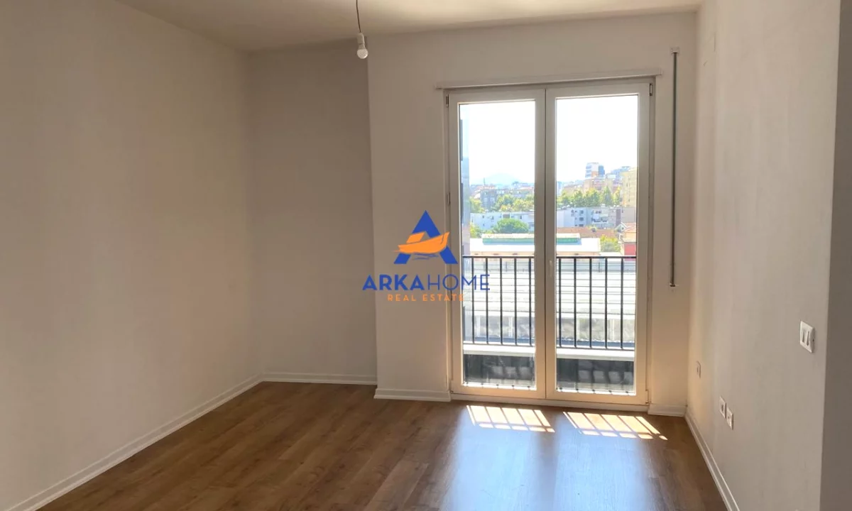 Shtepi me qera Apartament ne Tirane, 1+1, Mobilimi Bosh, pa mobiluar, Pagesa 438  Euro.