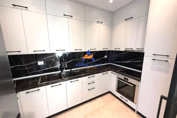 Shtepi me qera Apartament ne Tirane, 3+1, Mobilimi E mobiluar, Pagesa 1,000  Euro.