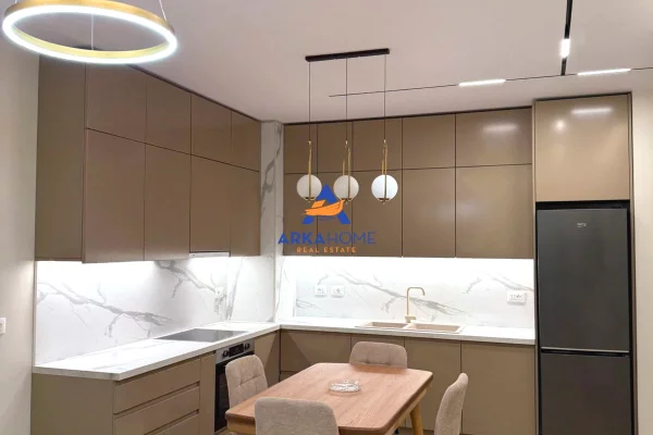Shtepi me qera Apartament ne Tirane, 1+1, Mobilimi E mobiluar, Pagesa 767  Euro.