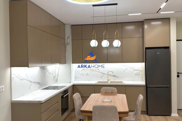 Shtepi me qera Apartament ne Tirane, 1+1, Mobilimi E mobiluar, Pagesa 767  Euro.