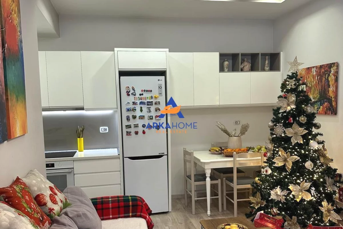 Shtepi me qera Apartament ne Tirane, 2+1, Mobilimi E mobiluar, Pagesa 900  Euro.