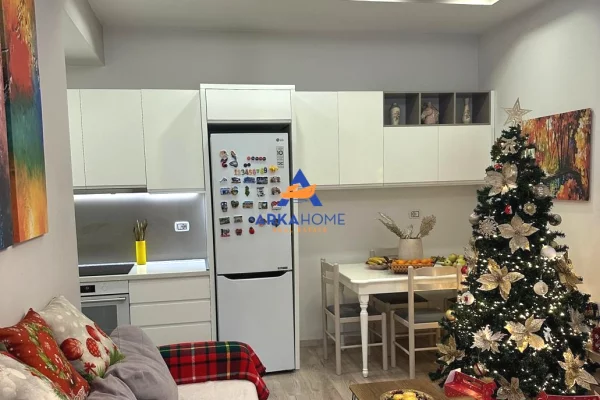 Shtepi me qera 2+1 ne Tirane - 900 Euro