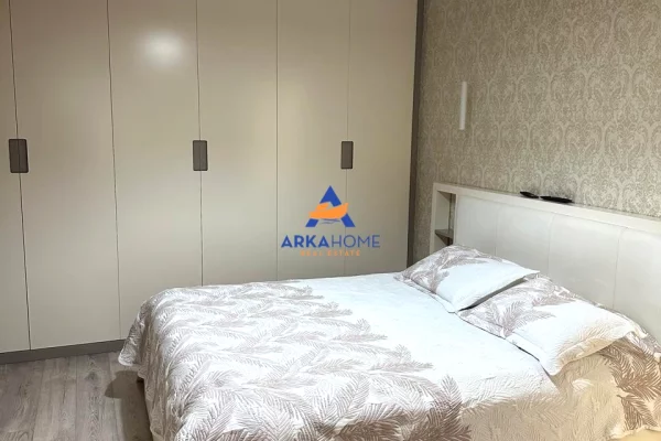 Shtepi me qera Apartament ne Tirane, 2+1, Mobilimi E mobiluar, Pagesa 900  Euro.